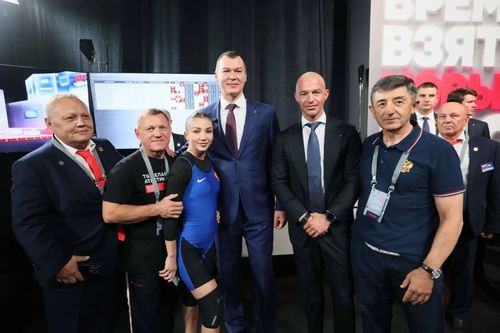 Михаил Дегтярев дал старт Чемпионату России по тяжел... Михаил Дегтярев дал старт Чемпионату России по тяжелой атлетике