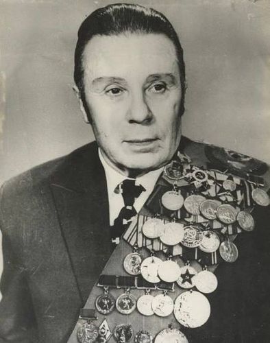 Герои Победы. Евгений Лопатин