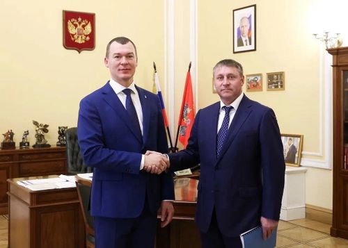 Михаил Дегтярев встретился с временно исполняющим обязанности губернатора Белгородской области Александром Шуваевым