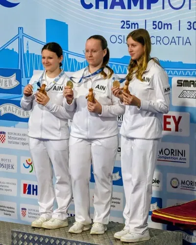 Российские юниорки заняли весь пьедестал чемпионата Европы по пулевой стрельбе в Осиеке